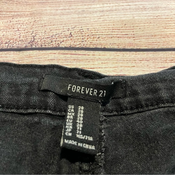 Black Forever 21 Cut Off Jean Shorts, Size 28 Waist - Picture 3 of 5